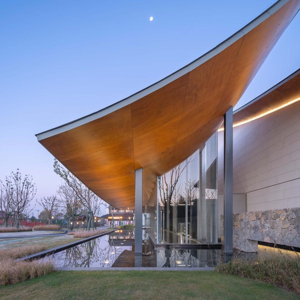 23_謇里小鎮展覽館_天然木皮樹脂板吊頂_?此間建筑攝影.jpg 23_謇里小鎮展覽館_天然木皮樹脂板吊頂_?此間建筑攝影.jpg